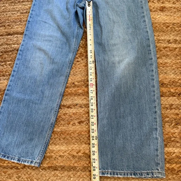 Levi’s Women’s Size 31 Waist Low Pro Straight Medium Wash Denim - Picture 8 of 11